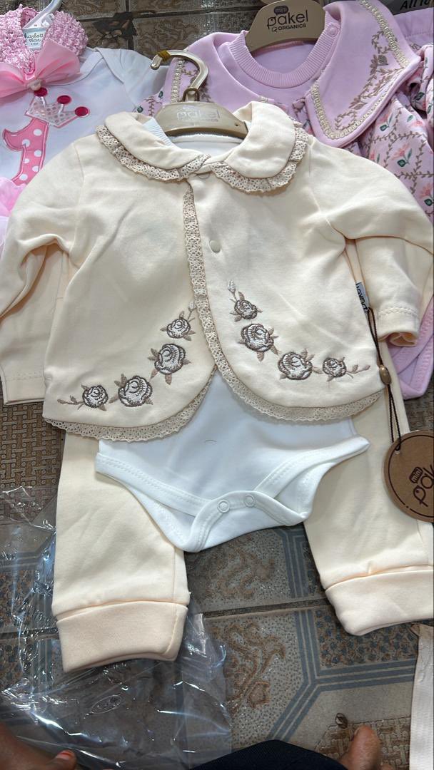 Nènè Aïcha. (@bald917) on Twitter photo 