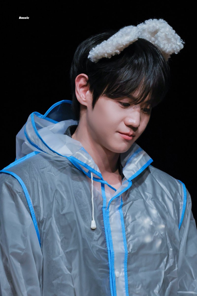 🅲🅾🅼🅴🆃 tweet media