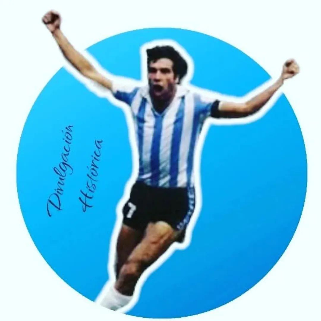 Hoy cumpleaños mi ídolo y amigo, el Ropero Roberto Díaz.
Si como jugador fue mi héroe futbolístico en epocas de vacas flacas  para Racing, tenerlo como amigo fue tocar el cielo con las manos.
Un ser humano excepcional, en todo sentido.
Te quiero mucho Robert.
🩵🤍🩵🎂