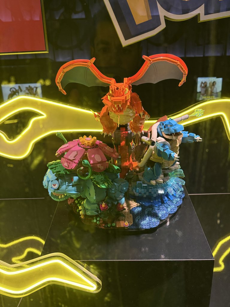 Infamous22_'s tweet photo. #pokemon #lego #Venusaur, #Charizard and #Blastoise
#infamous22 #art #nyc cool art https://t.co/uReWh1dUbV