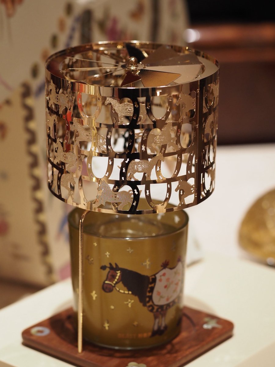 野兽派在外滩新开的店，从走进门口
到二楼。细节拉满，看不过来。