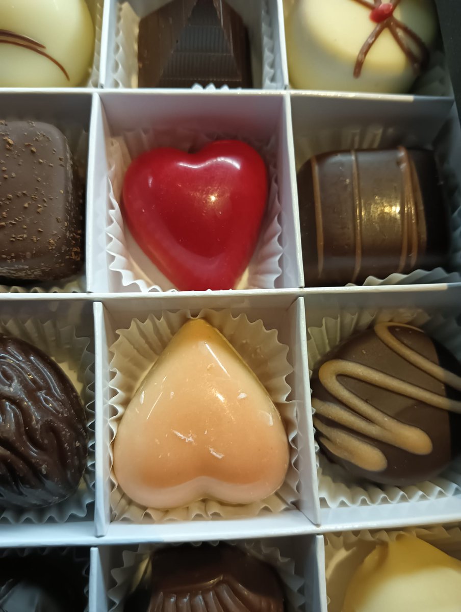 1657 Chocolate House tweet media