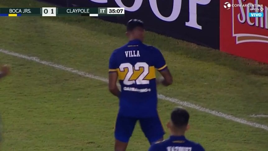 SANGREXENEIZE's tweet photo. Se cumplen 5 años de cuando Villa bailó para celebrar su gol del empate ante Claypole.

En ese mismo 2021, mientras Boca negociaba con Brujas para venderlo a Europa, se borró del club durante 3 meses y se fue a Colombia. https://t.co/sboltlZdBh