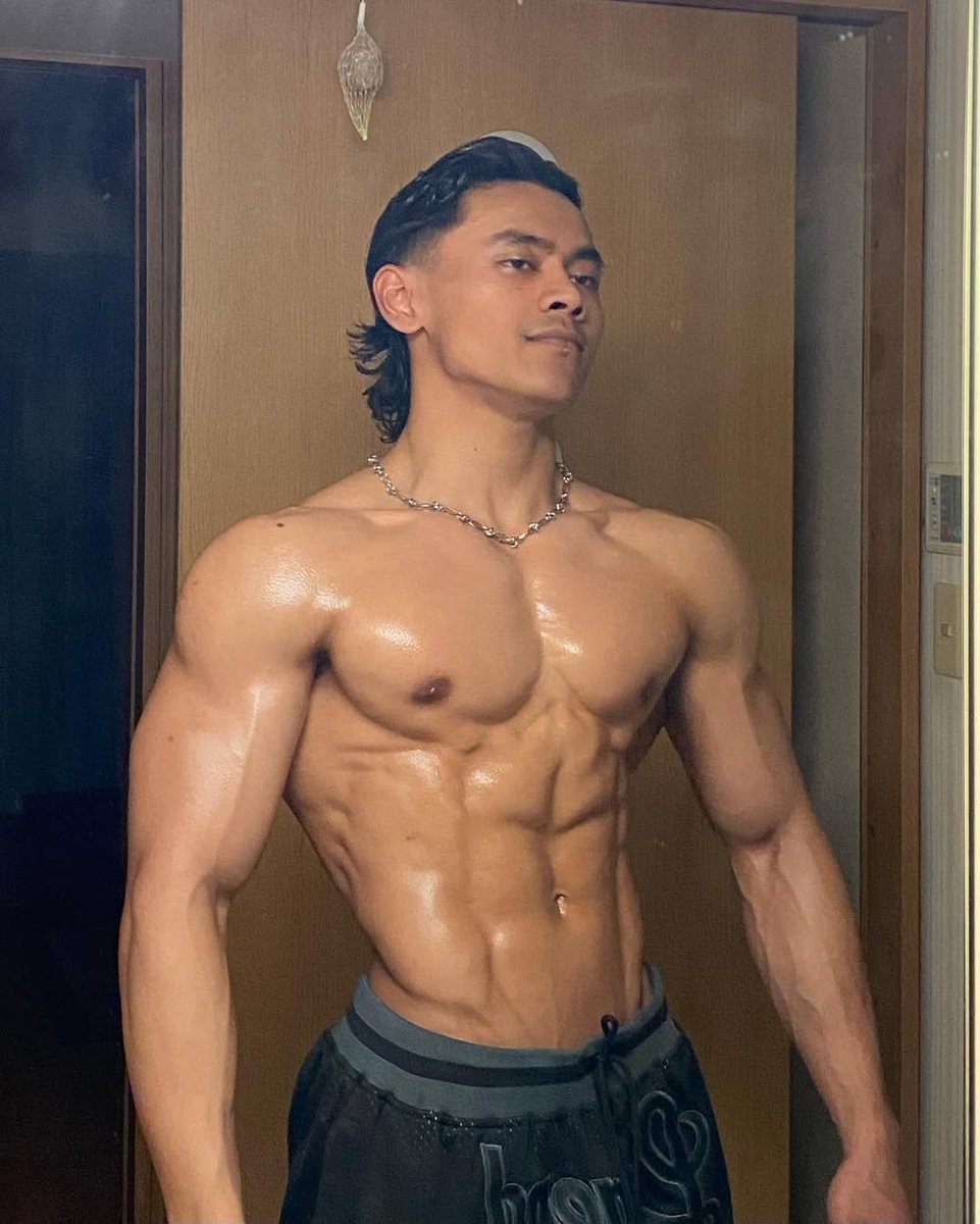 brondmusclepics's tweet photo. Produk lokal unggulan! 🔥

-- cr: suw_kae https://t.co/HBXYHAeLnF