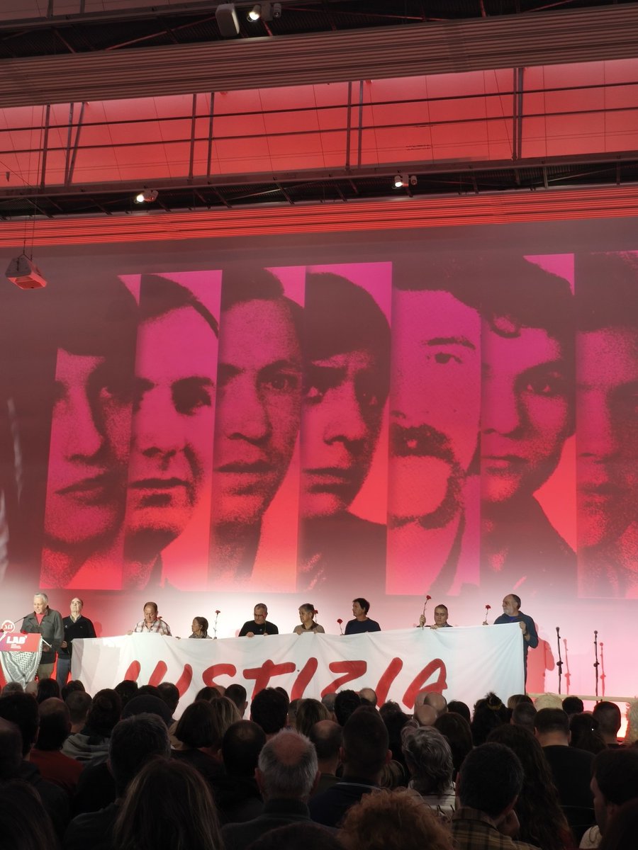 MichelingoLAB's tweet photo. 1976-2026
Dena aldatzeko eragin! ✊🌹
#martxoak3
#gasteiz
#labsindikatua https://t.co/5hJSkzaZwr