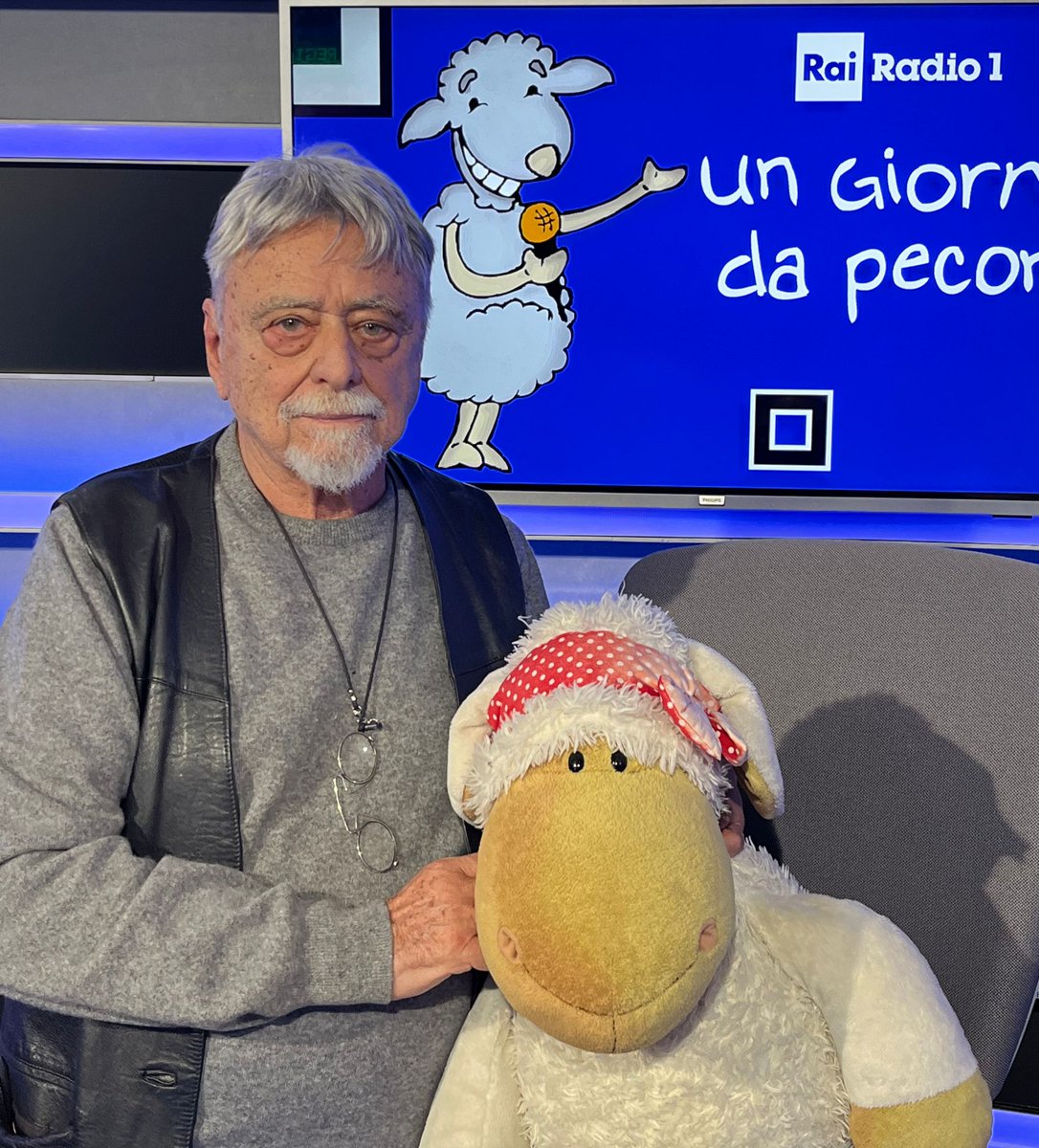 1giornodapecora's tweet photo. Buongiorno a tutti dai Simpatici @giorgiolauro e Nancy Brilli. Oggi apriamo la puntata #ugdp @Radio1Rai con l'ultimo dei comunisti, che ha appena compiuto 90 anni: è con noi Achille #Occhetto! https://t.co/kDYD3nvM9Y
