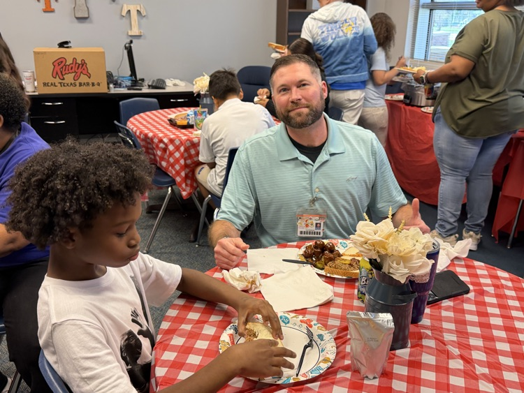 Travis Intermediate tweet media