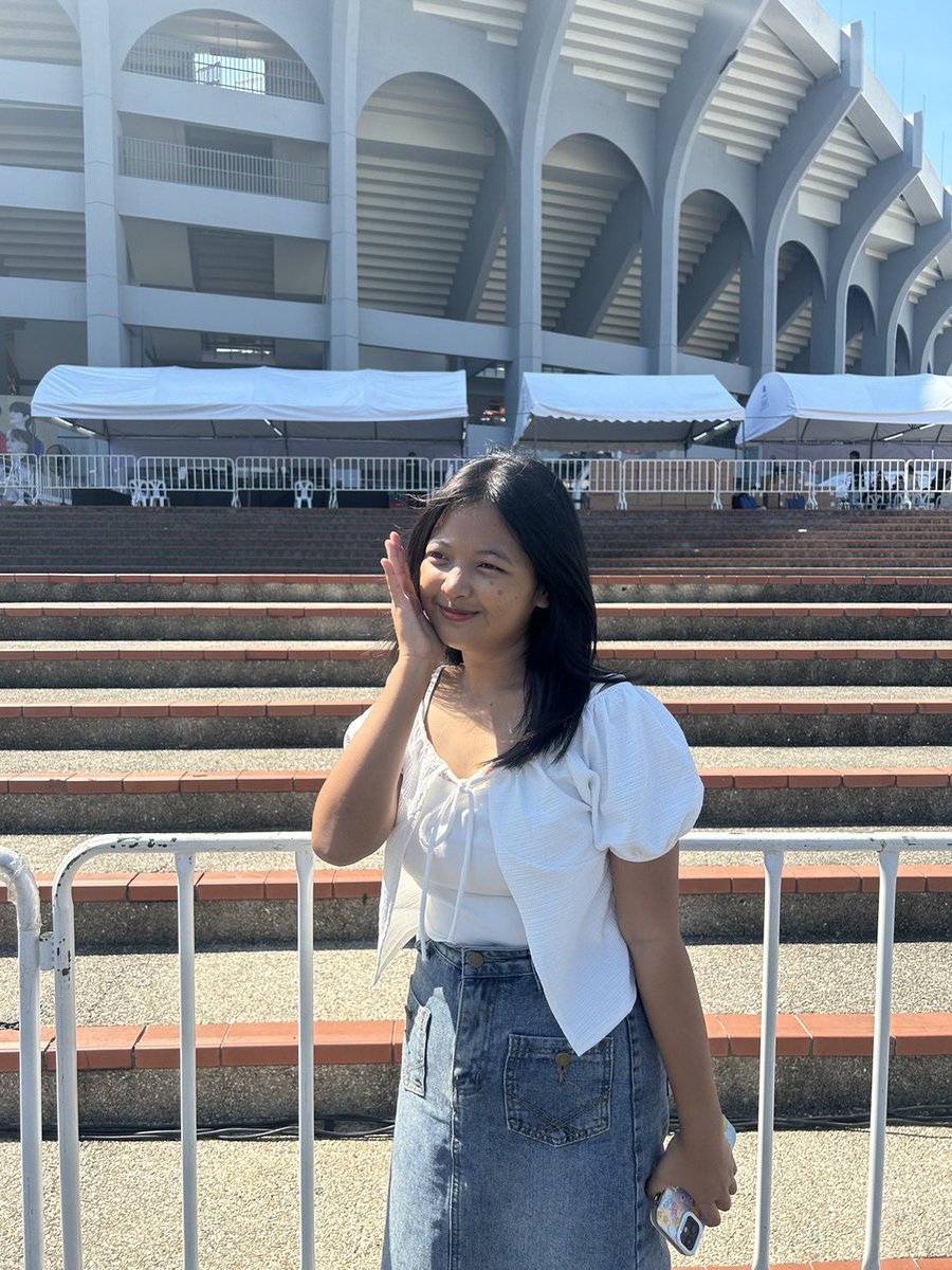 ⚠️ เตือนภัยคนโกง ⚠️

ขณะนี้บุคคลในภาพ หรือ “แพรวา” ได้ทำการโกงการซื้อ-ขายการ์ด และอัลบั้ม ในด้อม #CORTIS รวมถึงมีการโกงเงินบ้านโปรเจคคาเฟ่กอนโฮทั้ง 2 โปรเจค ได้แก่ #BemyKeonhoBirthDay และ #smileAndShine_with_Keonho ทำให้เกิดผู้เสียหายจำนวนมาก ทั้งกับตัวผู้จัดงานเอง