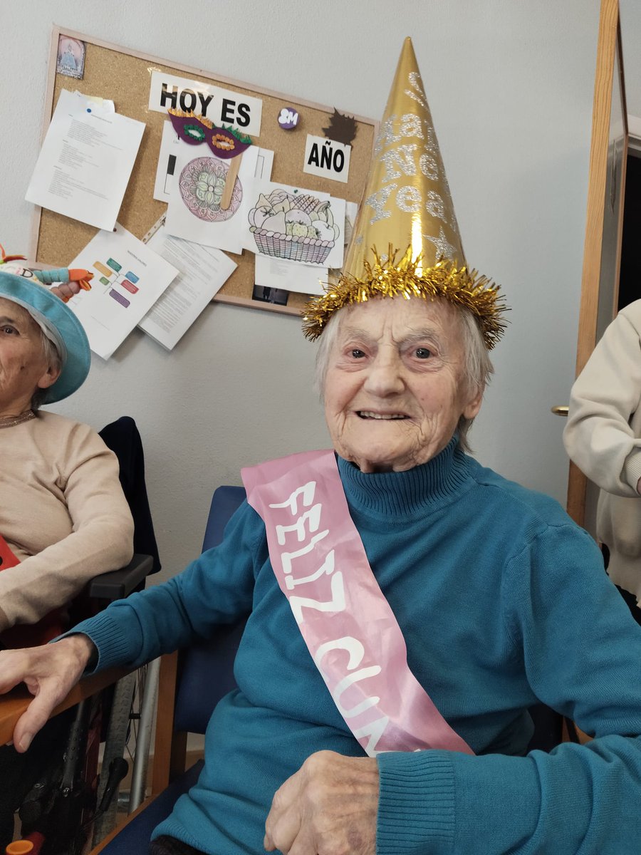 ResVirgenBustar's tweet photo. Compartimos con vosotros las imágenes de las celebraciones de cumpleaños de este mes en la Residencia.

Para nosotros, cada año cumplido es un tesoro de sabiduría y alegría que compartimos en familia. ¡Felicidades a todos los que habéis sumado una velita más este mes! https://t.co/Fz7aBu8TD5