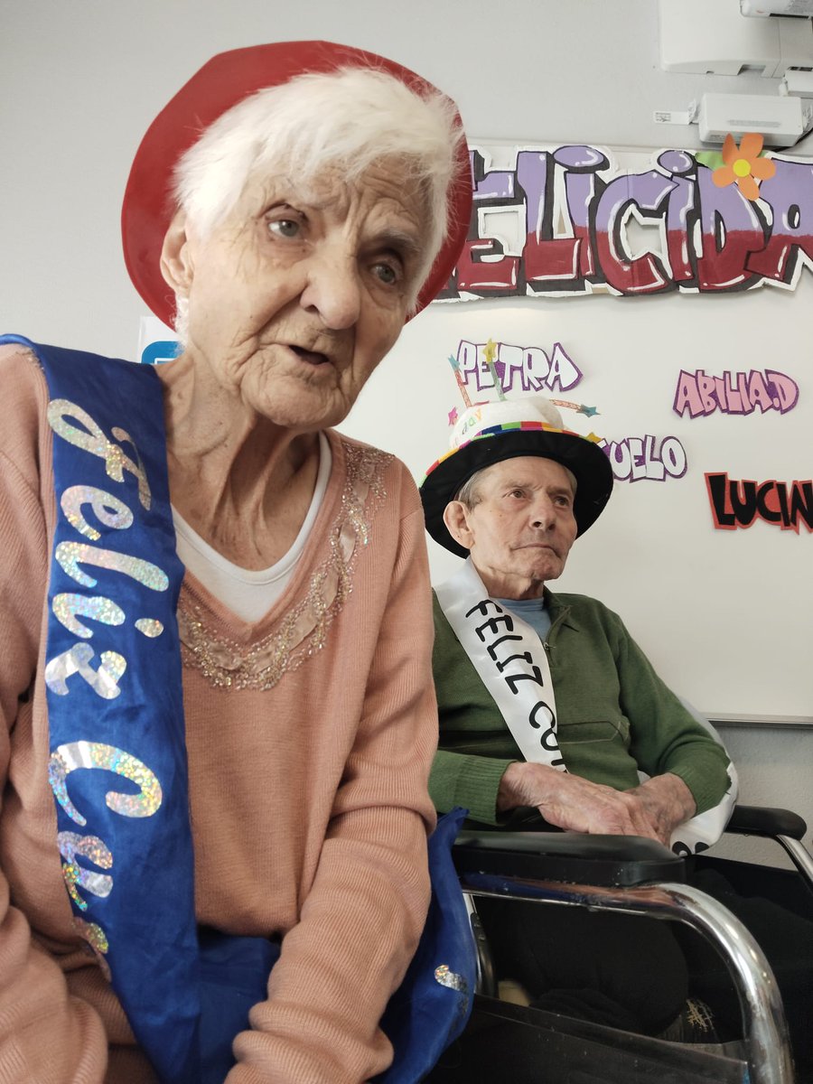 ResVirgenBustar's tweet photo. Compartimos con vosotros las imágenes de las celebraciones de cumpleaños de este mes en la Residencia.

Para nosotros, cada año cumplido es un tesoro de sabiduría y alegría que compartimos en familia. ¡Felicidades a todos los que habéis sumado una velita más este mes! https://t.co/Fz7aBu8TD5