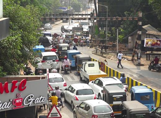 HelloMangalore's tweet image. 🚀 Great news for Mangalore commuters

South Western Railway greenlights 4-lane upgrade for Pandeshwar crossing, banishing traffic jams🚦

Key link from Mangalore CBD to South🚊

Kudos to MP @CaptBrijesh for pushing this 🛣️ 

#MangaluruDevelopment #TrafficFree #KarnatakaInfra