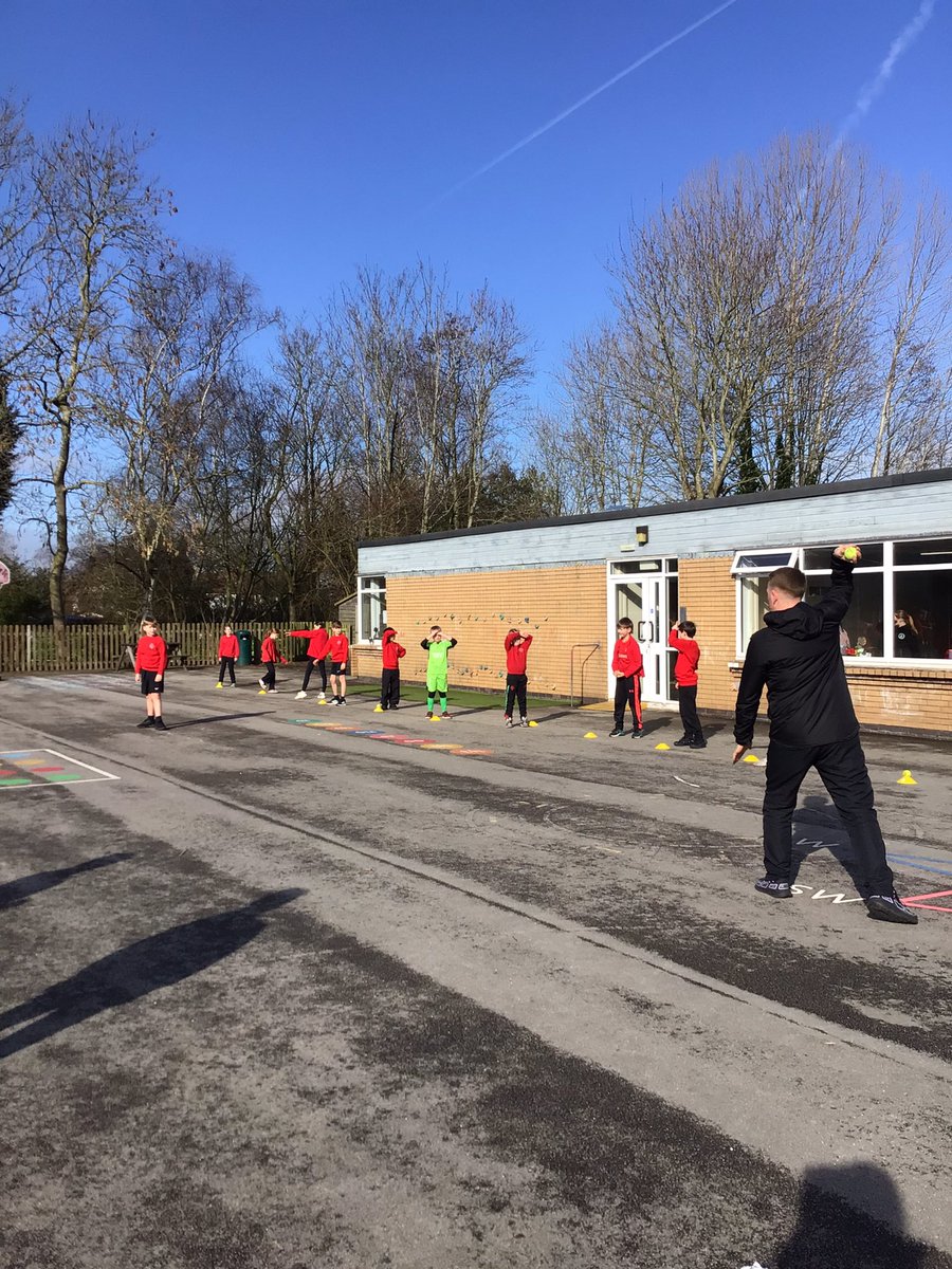 HMillSchool's tweet photo. T5 are learning how to correctly throw a ball in cricket ๐ #FiveToThrive @CheshireCB https://t.co/g94kni8r44