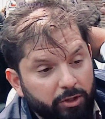 #mentiroso está claro que Boric se pegó los saques anoche .....