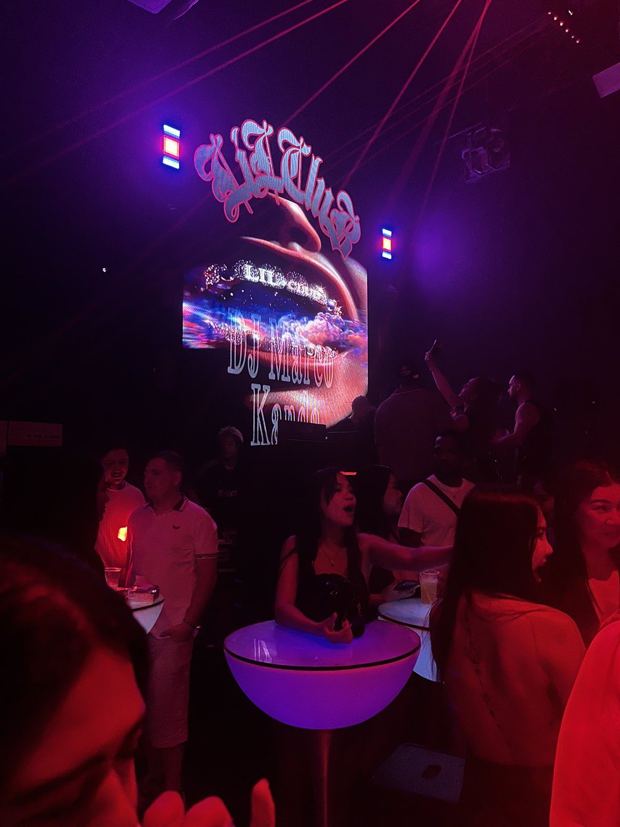 ngixvc8019's tweet photo. Party 🎉 #สมุย https://t.co/SPB67a7QWq