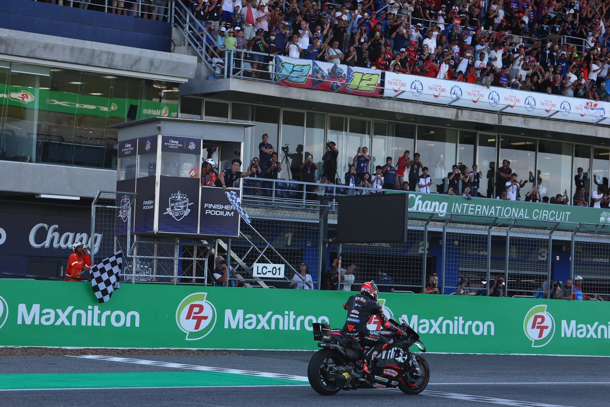 Ohmpawat tweet media