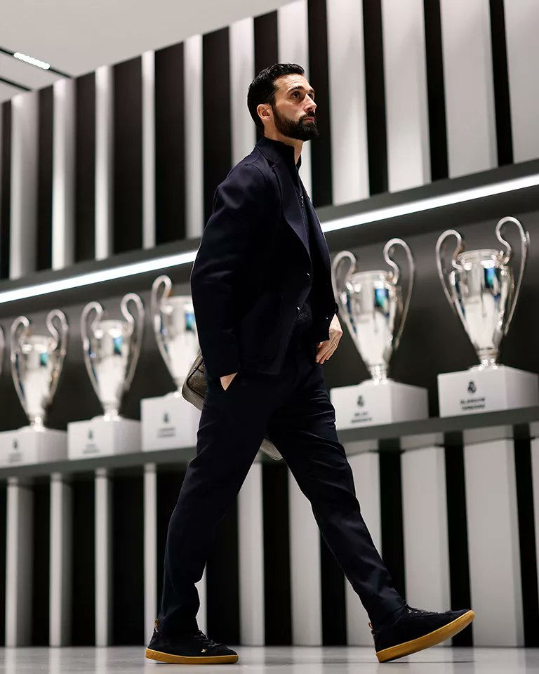 (fan) REAL MADRID FANS 🤍 tweet media