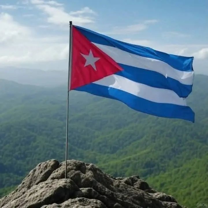 Hoy recordamos el aniversario 165 del natalicio de Bonifacio Byrne, autor del poema "Mi Bandera",escrito el 4/1/1899. 

"¿No la veís? Mi bandera es aquella
que no ha sido jamás mercenaria,
y en la cual resplandece una estrella,
con más luz cuando más solitaria."
#CubaEstáFirme