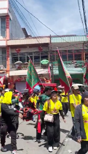 moongjoonghui's tweet photo. Bobon turun, energi crowd kayak di-upgrade jadi Energi Extra Joss 😭🔥 #BobonCapGoMeh #CapGoMehExtraJoss https://t.co/iAHFFQ30Al