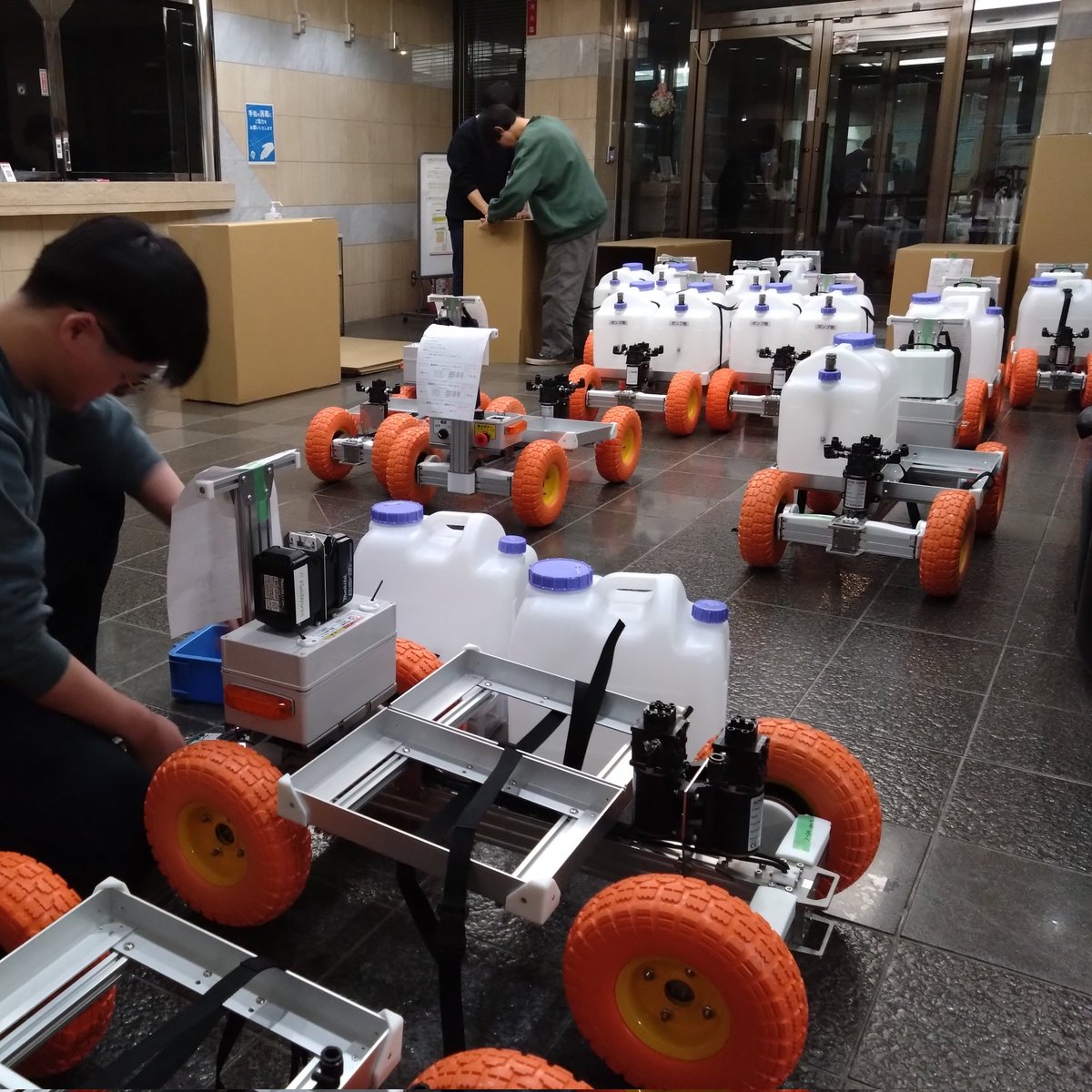 FieldWorks_FW's tweet photo. 農業用散布ロボット『ウネマキ』続々生産中です。

一緒につくってくれる仲間も絶賛募集中です！ https://t.co/2JpVoR2HCw