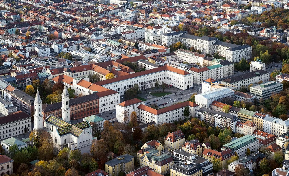 Valentin Hofmann tweet media