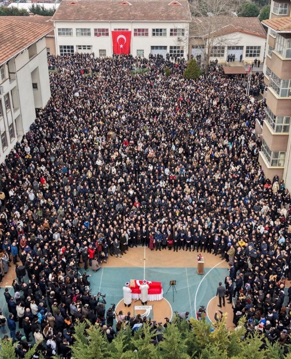 Sare Davutoğlu tweet media