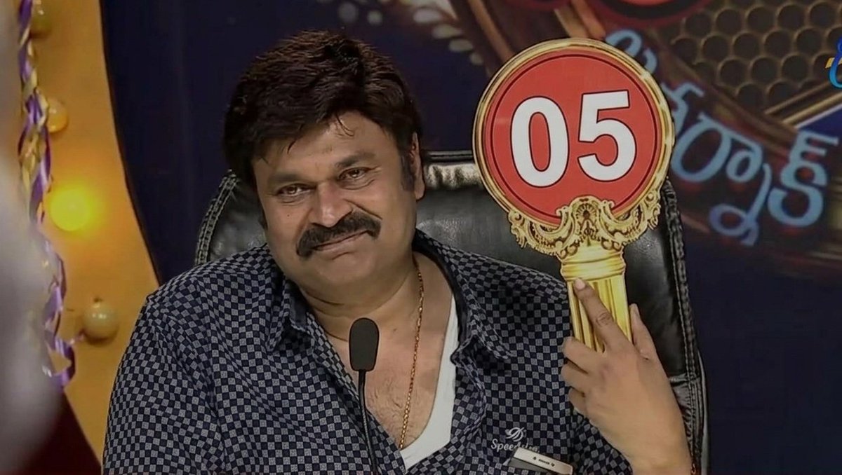 SaiPatapati's tweet photo. @AASoldier__Alex @alluarjun @Atlee_dir @sunpictures @SaiAbhyankkar Nee post ki score 😂😂😂 https://t.co/6oICjXfWK6
