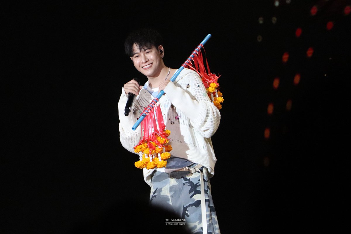 030326 — KristSingto x TOEY FAIR 

พ่อค้าหล่อมากค่ะ🥹✨

#SingtoPrachaya 
#คริสสิงโต #สิงโตคริส #ทีมพีรญา
#เทยแฟร์69 #withsingto0728snap