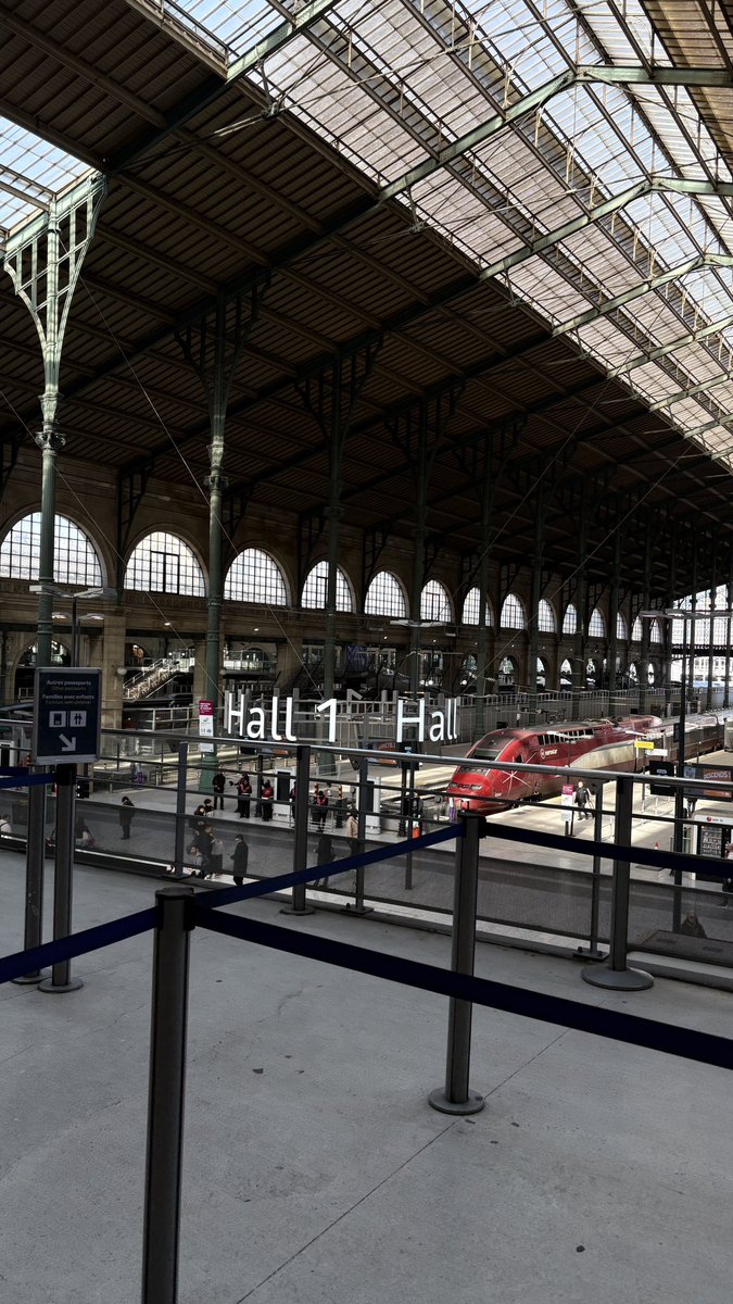 smeacat's tweet photo. i’m at the station rn i’m so excited https://t.co/UPZ3a1dkW7
