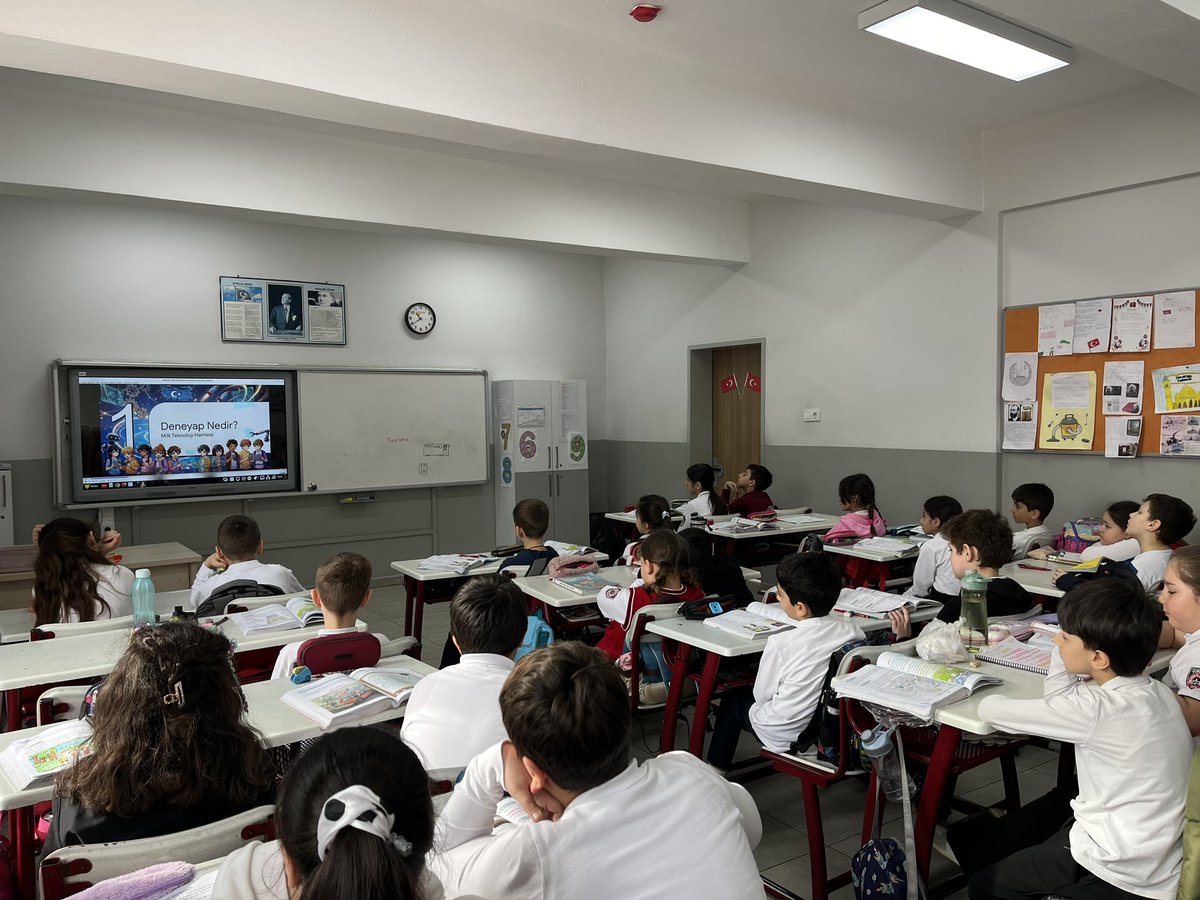 🚀Geleceğin Teknoloji Yıldızları Deneyapta buluşuyor! Deneyap Teknoloji Atölyesi tanıtımları için ilçemizdeki okullarda gençlerimizle bir araya gelmeye devam ediyoruz. 🌟