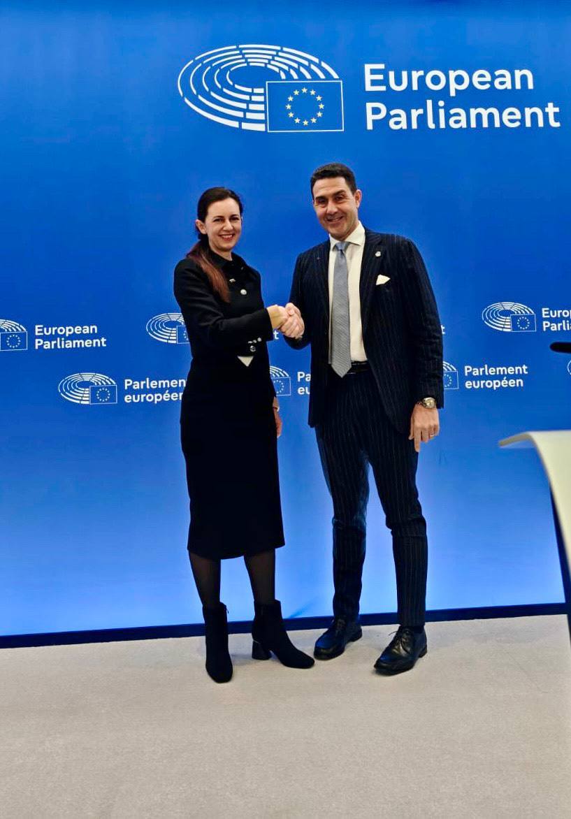 Rada Laykova tweet media