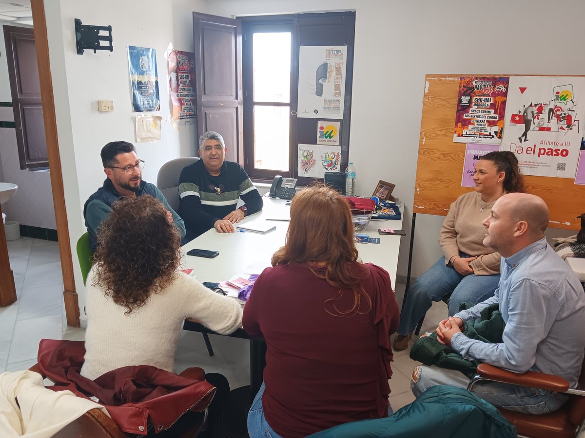 iujerez's tweet photo. 🗓 Hoy nos hemos reunido con Comité de los trabajadores de Majorel y hemos contado  con nuestro Coordinador Provincial Jorge Rodríguez

🗣 Hemos sabido del Ere plateado por la empresa para 48 trabajadores . Desde Iu apoyaremos en sus reivindicaciones a los trabajadores de Majorel https://t.co/zsTHsqdNUb