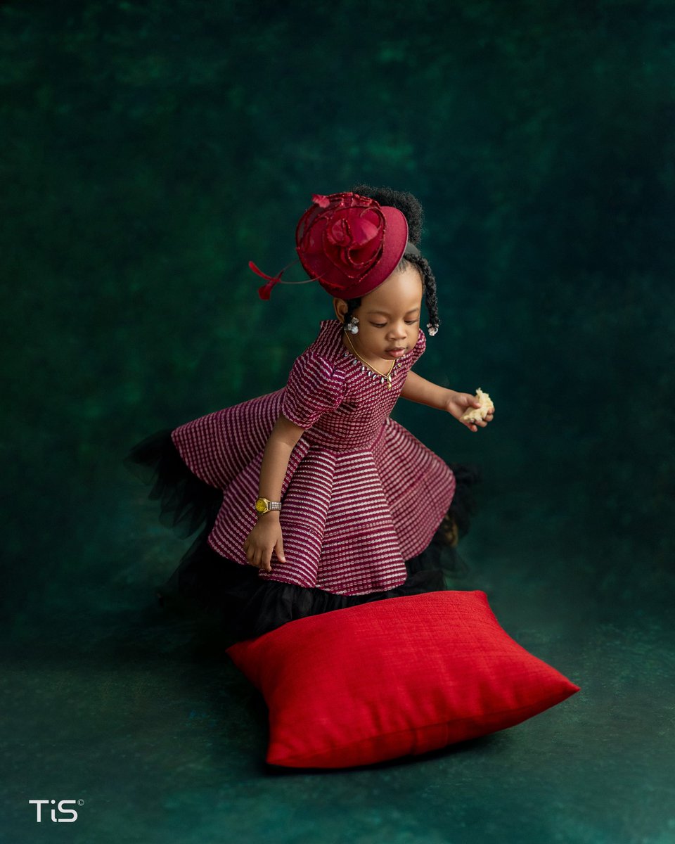 mama_nla's tweet photo. Worth the trouble in the end. Happy birthday to my beautiful,smart and loving daughter🥳🥳❤️❤️. Can’t trade you for nothing 🎁💝 https://t.co/r0puV2UgsS