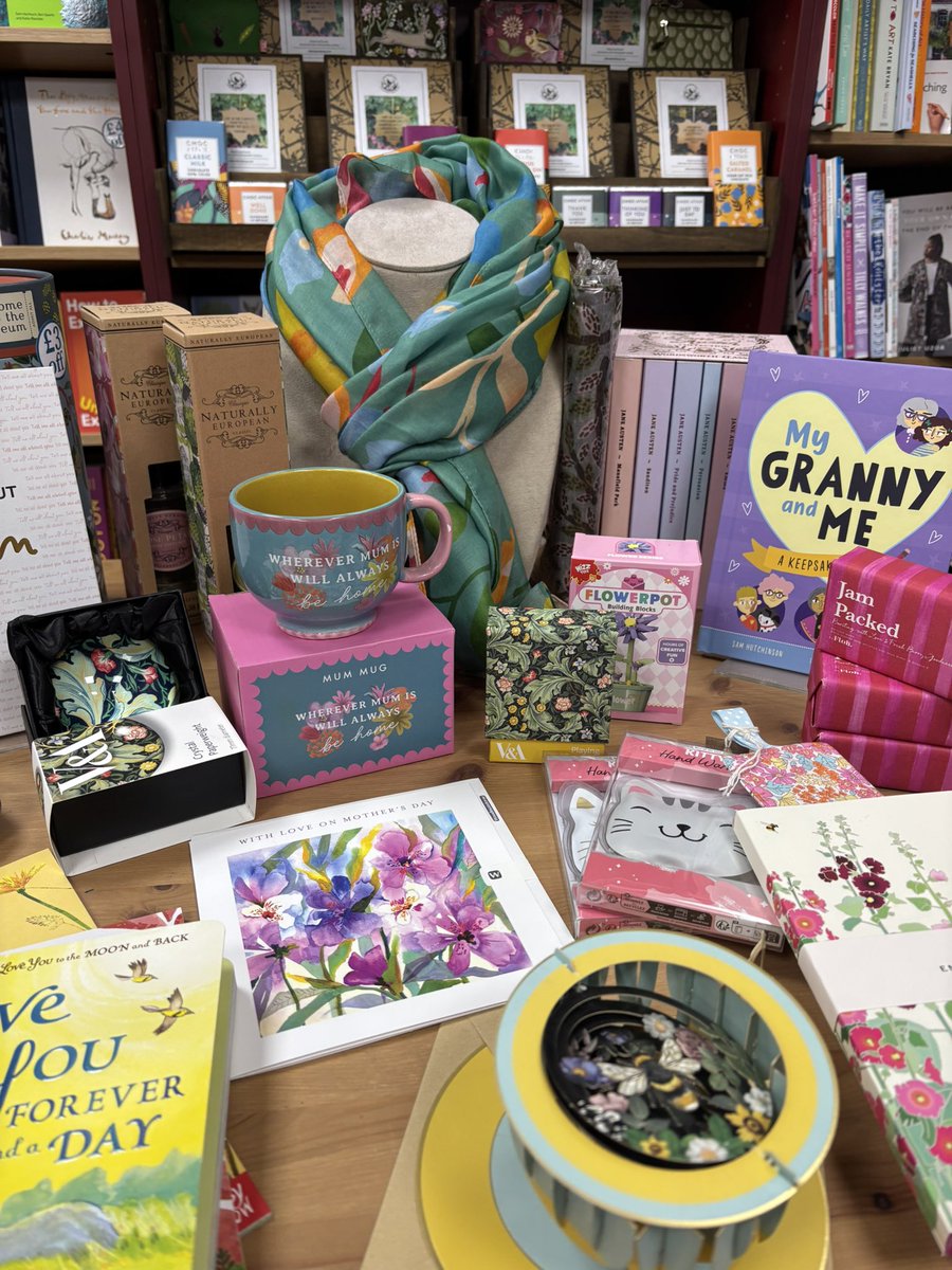 Kenilworth Books🌱🌺🌻🦔 tweet media