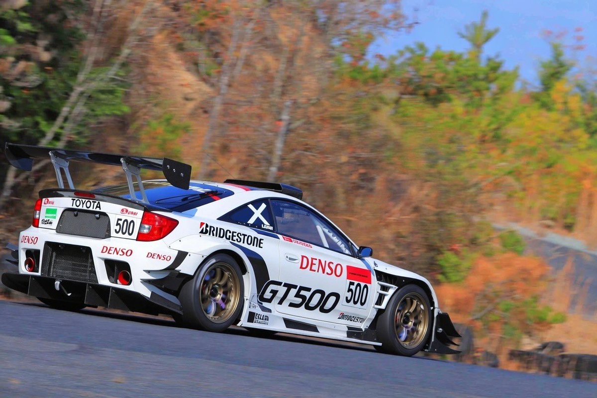 生成AIに愛車をGT500風にしてと言う 誰が86にせぇって言ったよ