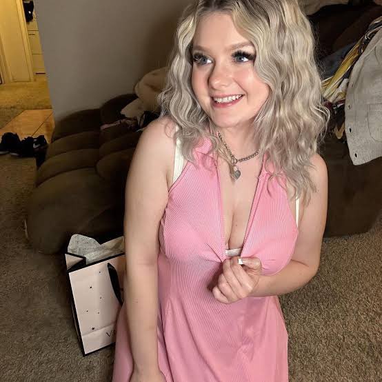 maya price tweet media