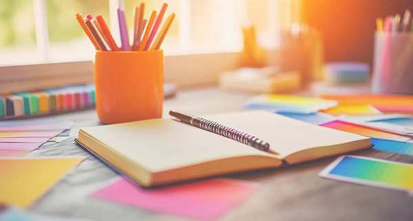 EducaMaisBrasil's tweet image. 🎨📚 Estudar com cores pode melhorar sua memorização! O método Color Code, criado por Anthony Buzan, organiza conteúdos de forma visual e facilita revisões. Quer aprender como aplicar? Confira no E+B: abrir.link/JyyxZ #Estudos #Produtividade