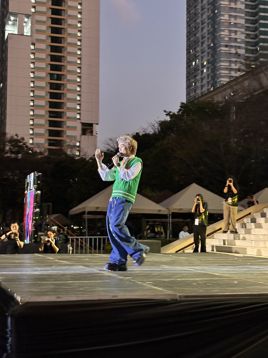 StarPopPH's tweet photo. Bryan Chong had a powerful performance of ‘MLNDE’ and his version of ‘Tala’ here at UST for SIKLAB: Commerce Music Night!

#BryanChong #StarPopPH https://t.co/abkgclal2j