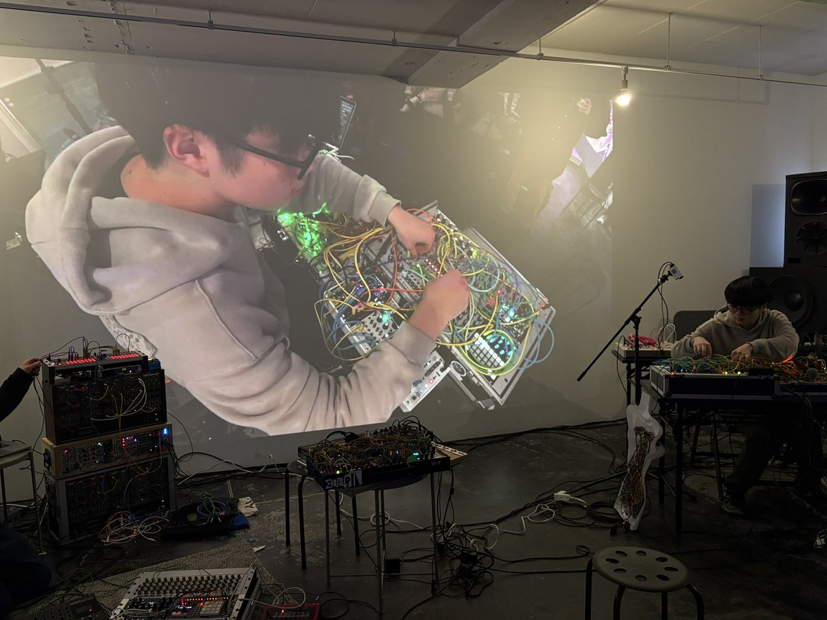 ulcasiva tweet media