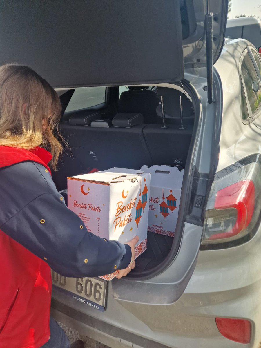 Ramazan ayında hayırseverlik ve dayanışma ruhuyla yola çıktığımız bu organizasyonda ihtiyaç sahibi ailelerimize erzak kolisi dağıtımı yapıldı. 🤝🤝💙❤️