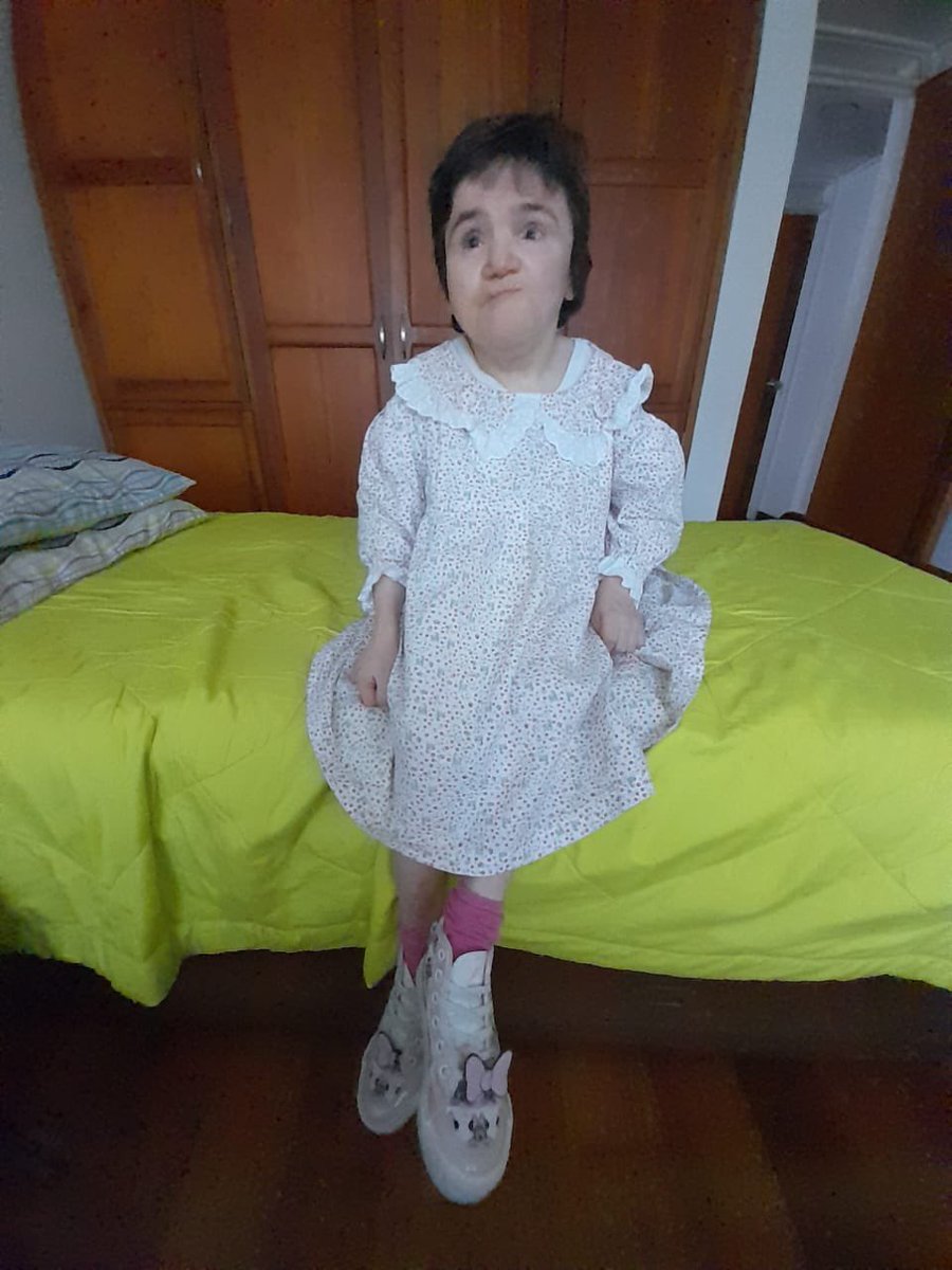 Les cuento una historia, tengo una hermana que hoy cumple 62 años es totalmente incapacitada y la atiende mi hermana mayor,la acompañamos los demás, pero es triste decir que la <a href="/NuevaEPS_/">NUEVA EPS</a> no le entrega los pañales a los cuales tiene derecho, <a href="/Cafam/">Cafam</a> se los entregaba , y ahora por