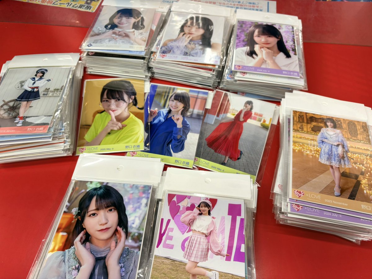 いおさんの生写真大量に追加しました！ #イコラブ #野口衣織