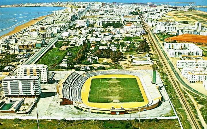 Así era el Estadio Carranza de Cádiz en los años 60.