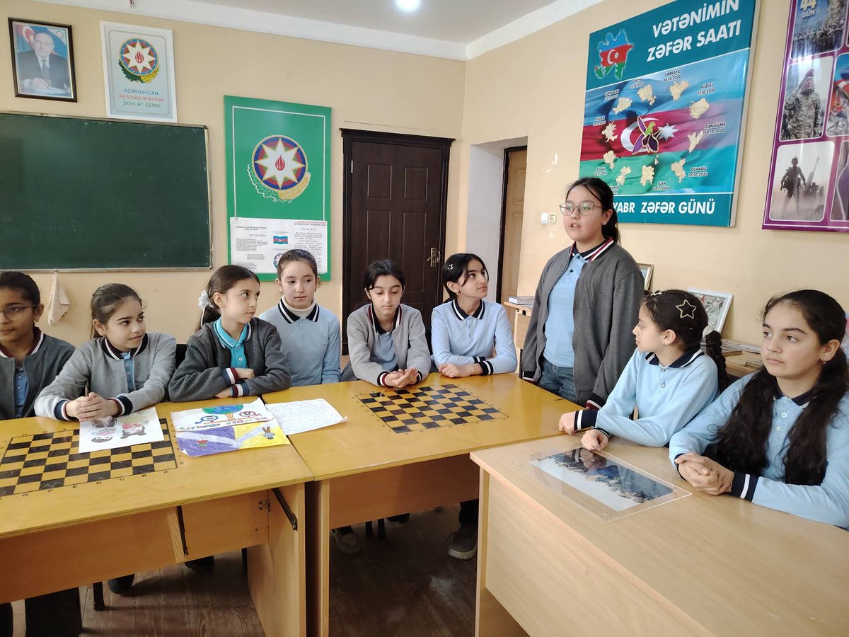 gii_neftcala's tweet photo. Neftçalada “Zəif yox, zərif olaq!” adlı maarifləndirici görüş keçirilib.
30 şagirdin iştirak etdiyi tədbirdə qarşılıqlı fikir mübadiləsi aparılıb və rəsmlər təqdim olunub.
#ŞirvanSalyanRGİİ #NeftçalaGİS #AZEidman https://t.co/ntfGrNxspS