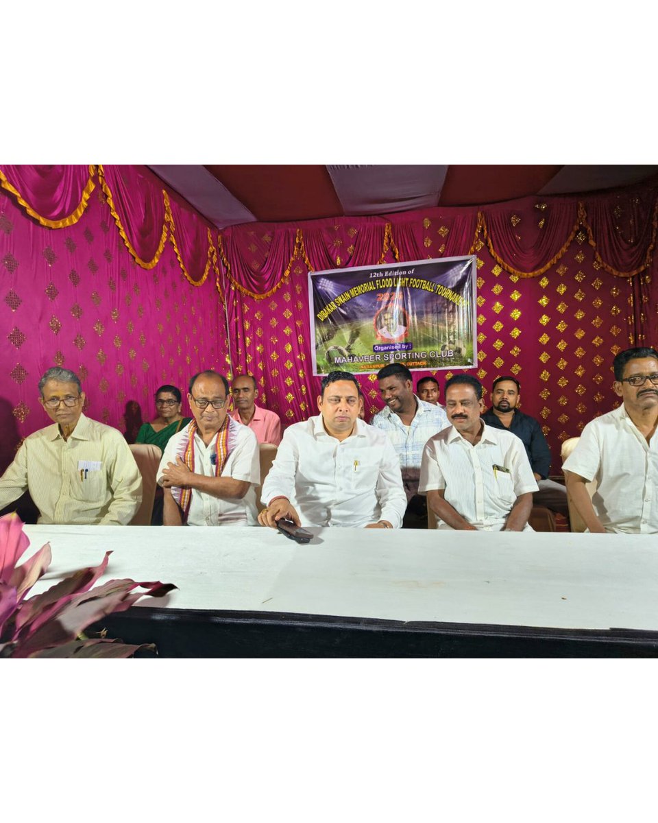OJPTrust's tweet photo. We are proud to share that 𝗼𝘂𝗿 𝗛𝗼𝗻𝗼𝗿𝗮𝗯𝗹𝗲 𝗖𝗵𝗮𝗶𝗿𝗺𝗮𝗻 graced the 𝗙𝗼𝗼𝘁𝗯𝗮𝗹𝗹 𝗠𝗮𝘁𝗰𝗵 𝗼𝗿𝗴𝗮𝗻𝗶𝘇𝗲𝗱 𝗯𝘆 𝗠𝗮𝗵𝗮𝘃𝗲𝗲𝗿 𝗦𝗽𝗼𝗿𝘁𝗶𝗻𝗴 𝗖𝗹𝘂𝗯 as the 𝗖𝗵𝗶𝗲𝗳 𝗚𝘂𝗲𝘀𝘁. His presence added immense energy and inspiration to the event, motivating the players and celebrating the true spirit of sportsmanship, teamwork and dedication.

Moments like these strengthen our connection with the community and encourage young talent to strive for excellence both on and off the field.

#Chiefguest #OJPT #Footballmatch #Mahaveersportingclub #OJPTacademy