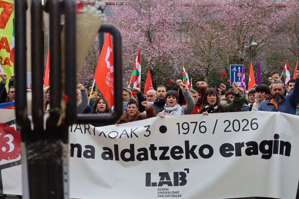 LABsindikatua's tweet photo. ✊ LAB moviliza a 1.300 delegados y delegadas el 3 de marzo

💥 Al igual que en las huelgas de hace 50 años, en la de dentro de dos semanas la clase trabajadora vasca reivindicará salarios dignos de forma contundente

#Martxoak3 #M3MORIA 🌹 

🔗 https://t.co/iuEN02PJ4T https://t.co/5rXHB5TJ1W