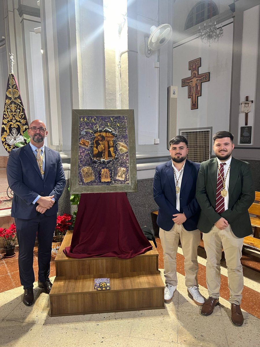 LitoralCarmen's tweet photo. |PROTOCOLO|

El pasado sábado 21 acompañamos a nuestros queridos hermanos de @hdadencarnacion y @llagabuenafe en la celebración de su pregón y  presentación del cartel de su salida procesional 2026. https://t.co/aZ9Gx0nmyN
