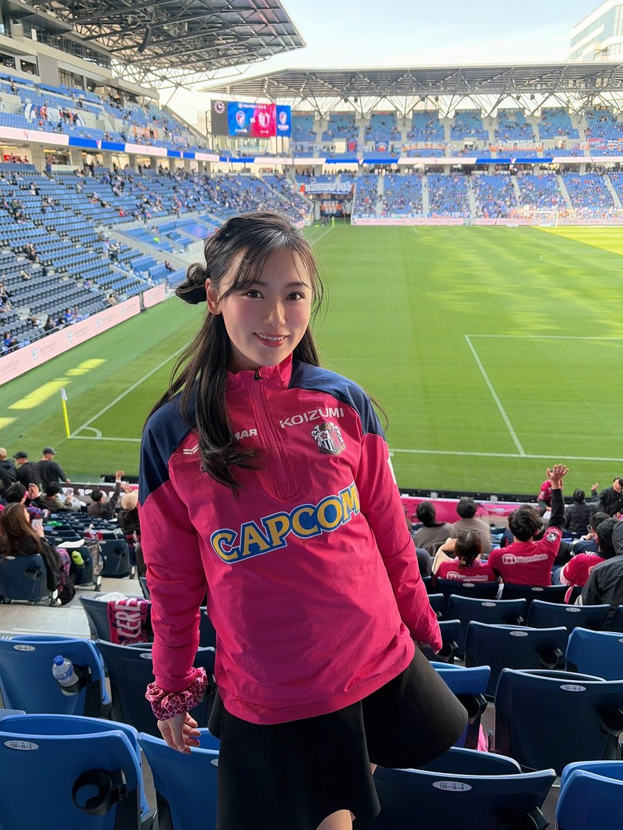 miiipopopo's tweet photo. #vvaren #長崎スタジアムシティ
週末の長崎遠征！⚽️🏟️
あんなこといいなできたらいいなを超えた、空も飛べるし（ジップライン）みんなの夢を叶えてくれたドラえもんの歌詞まんまのピーススタジアムでした！
それ以上に感動したのは、スタグルで2店とも並ぶ列がわからず適当に並ぶと、 https://t.co/qs4LjeyTVP
