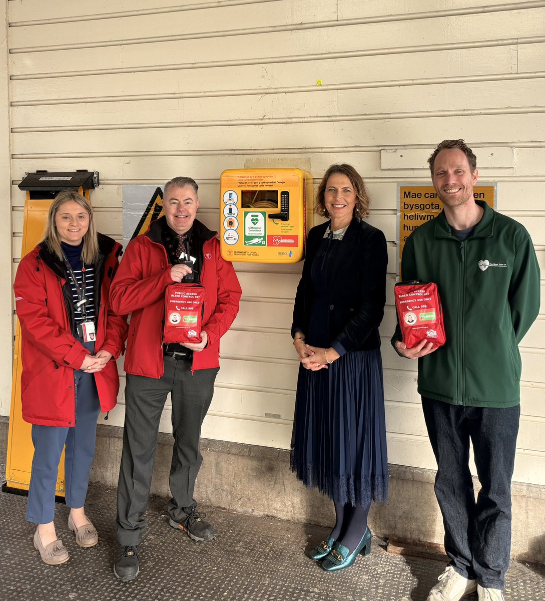 Melanie James tweet media