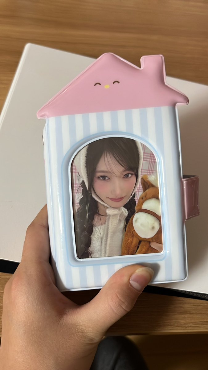 바인더가 닫히지 않도록 리즈 포카와 이서포카를 모은 나 자신 칭찬해!ㅋㅌㅌ