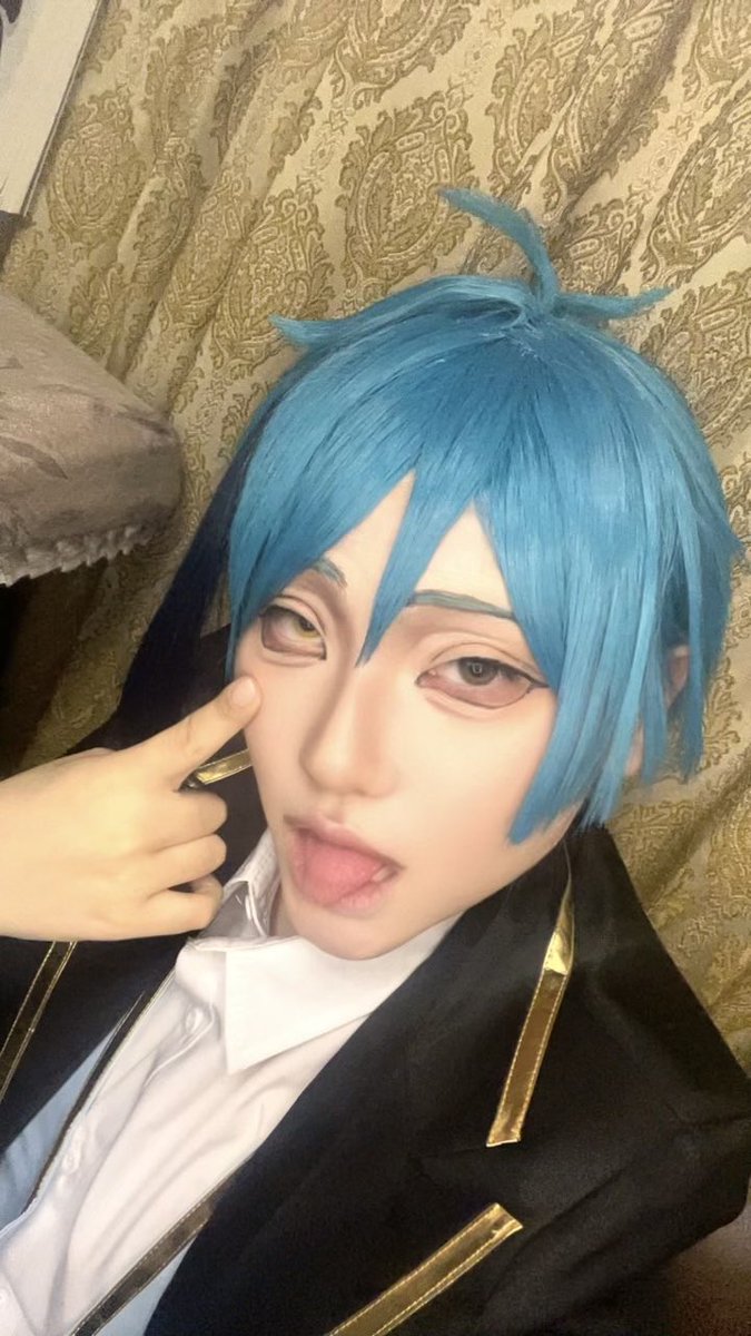 ⚠︎Cosplay／twst🦈／ピアス、ギザ歯無し

ベぇーっ

 #twstコスプレ